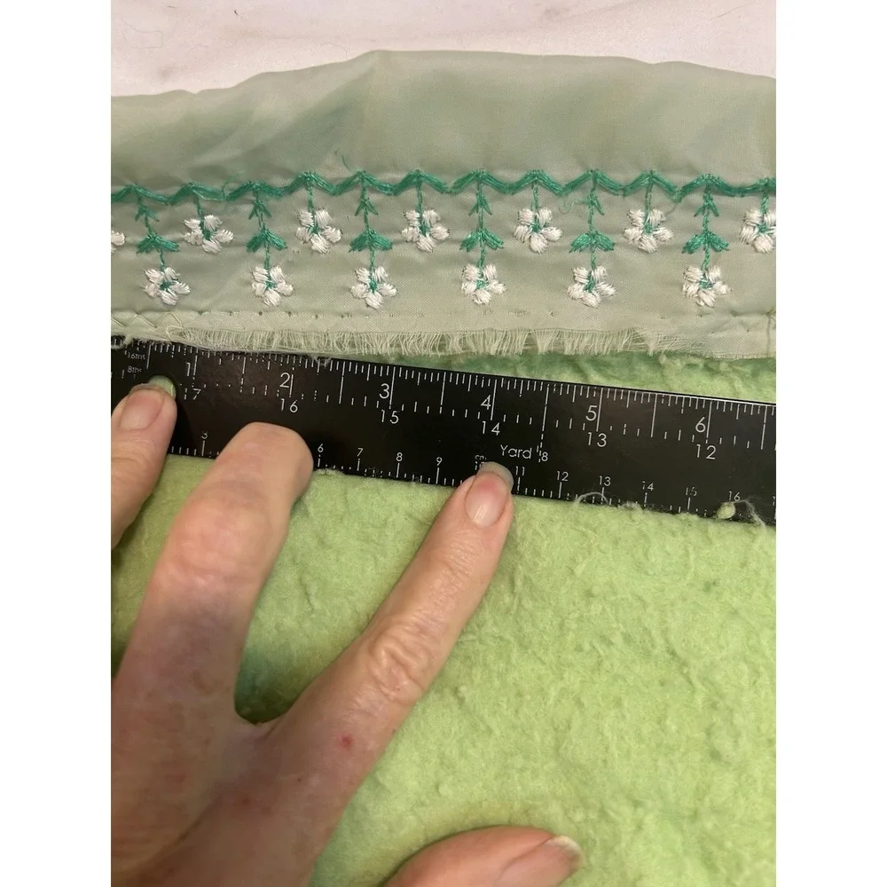 Vintage Acrylic Mint Green Blanket 72x94 Satin Embroidered Trim MCM Retro Soft